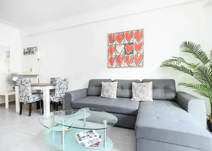 Appartamento Beautiful & Spacious 2 Bed Near Center