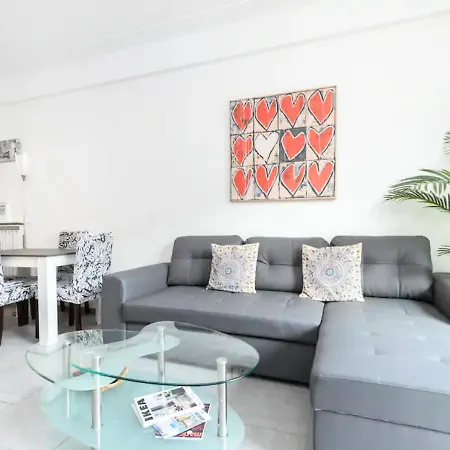 アパート Beautiful & Spacious 2 Bed Near Center